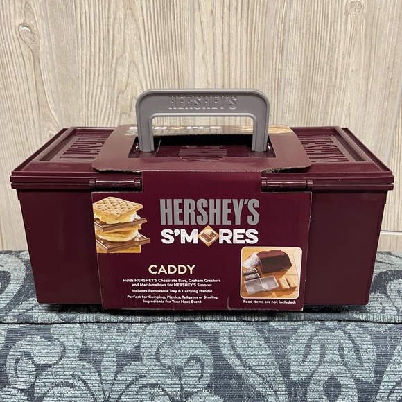 HERSHEY’S S’mores Chocolate Carrying Camping Caddy - Picture 2 of 11